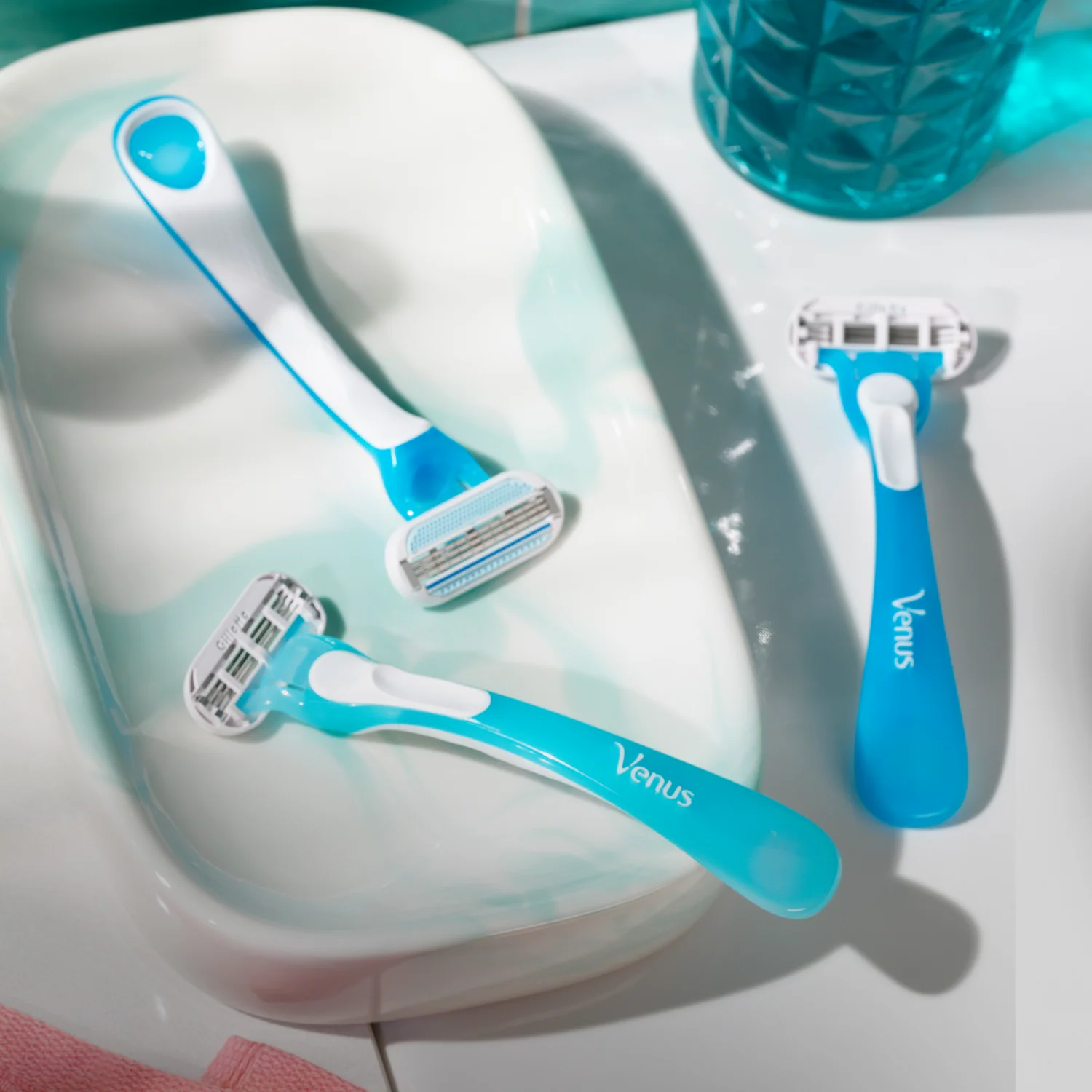 Gillette Venus Disposable Oceana Razors 3s - Image 5